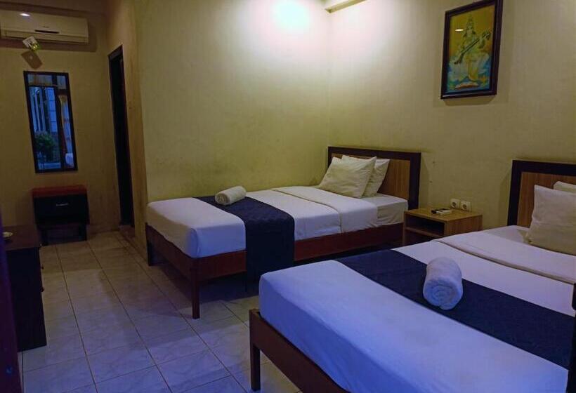 酒店 Catur Adi Putra