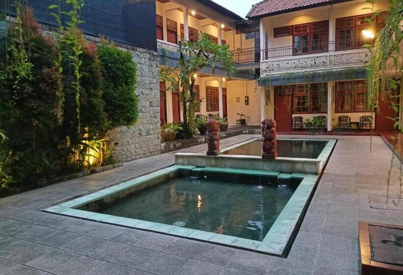 호텔 Catur Adi Putra