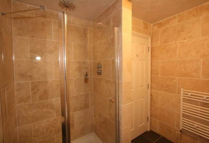 酒店 Central Studios Gloucester Road By Roomsbooked   Free Parking