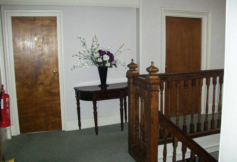 בית מלון כפרי Chapel House