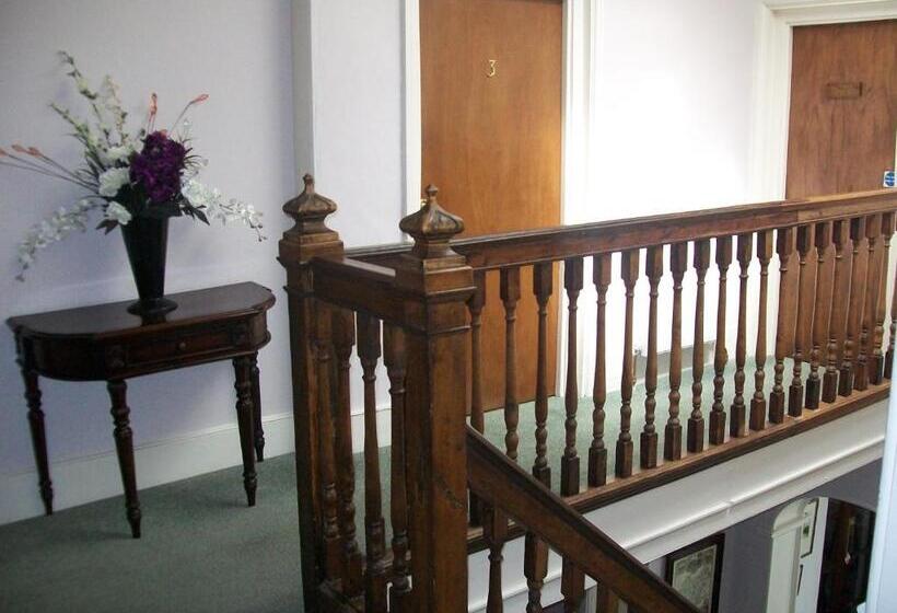 בית מלון כפרי Chapel House