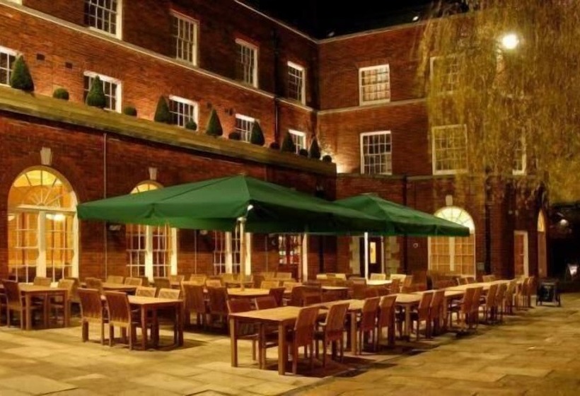 فندق Charlotte House