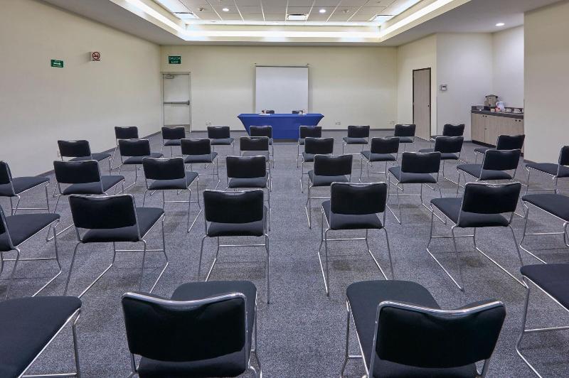 فندق City Express Junior By Marriott Puebla Finsa