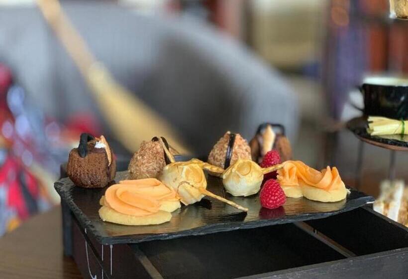 Отель Colwick Hall