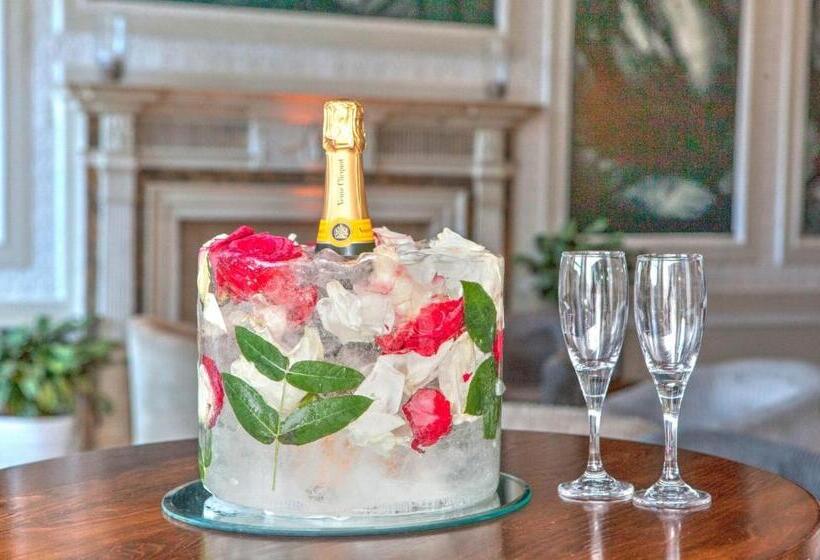 Отель Colwick Hall