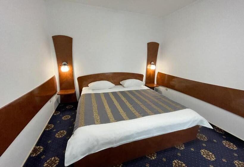 هتل Complex Ukraine