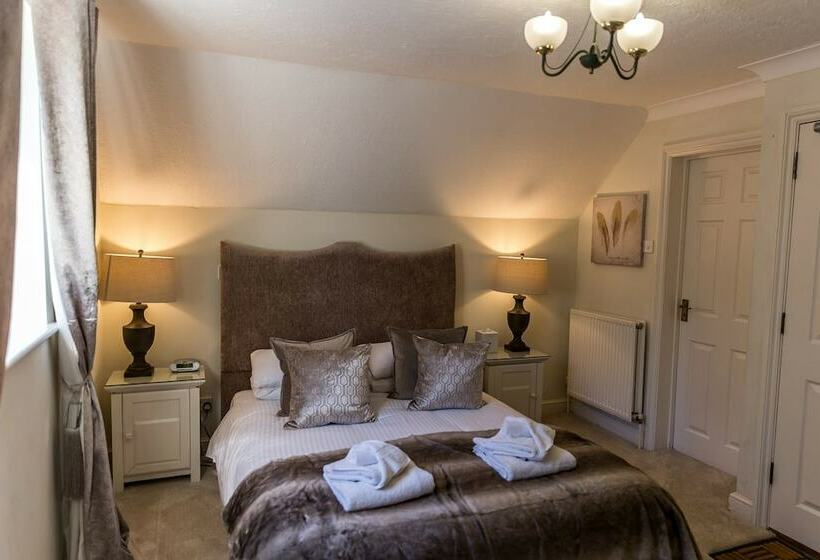 ホテル Cricket Field House