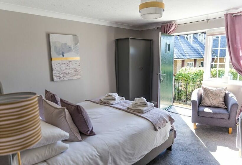 ホテル Cricket Field House