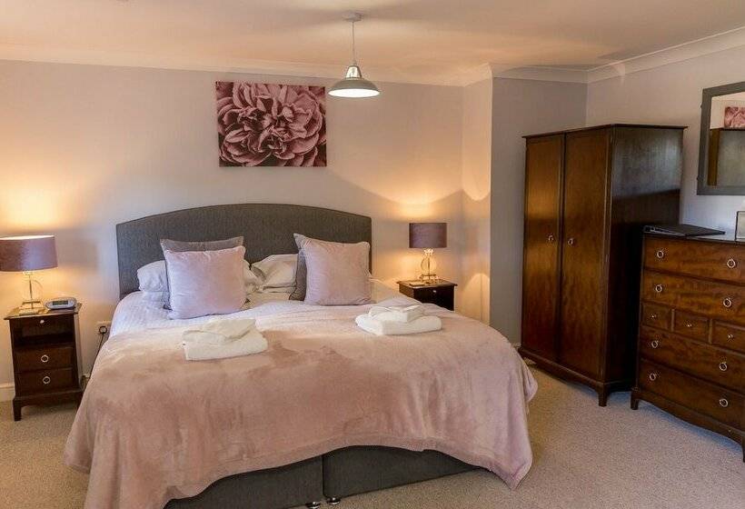 ホテル Cricket Field House