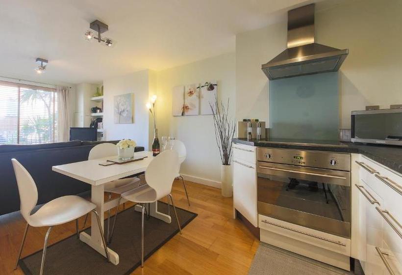 Отель Deep Green Lodge