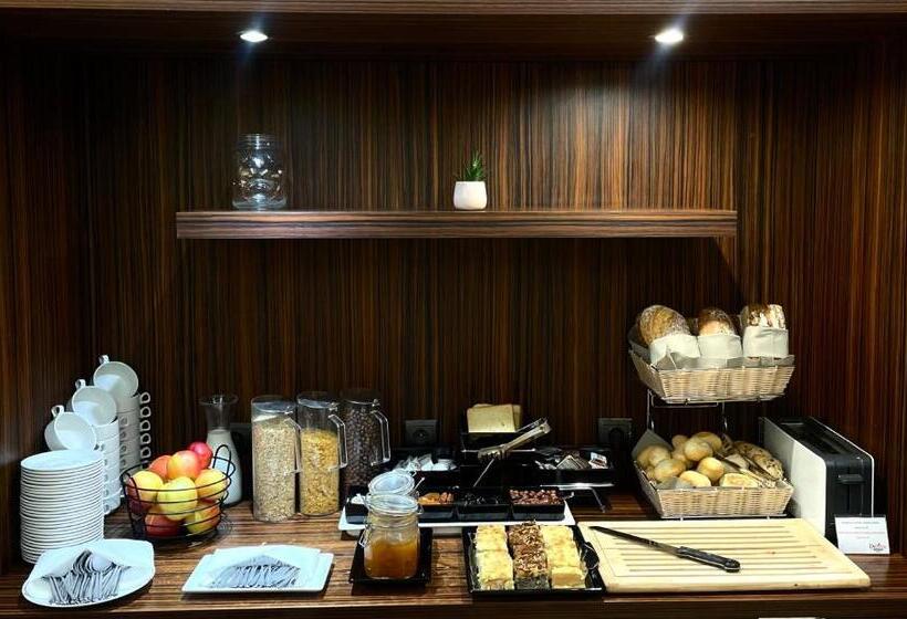 בית מלון כפרי Desilva Premium Opole