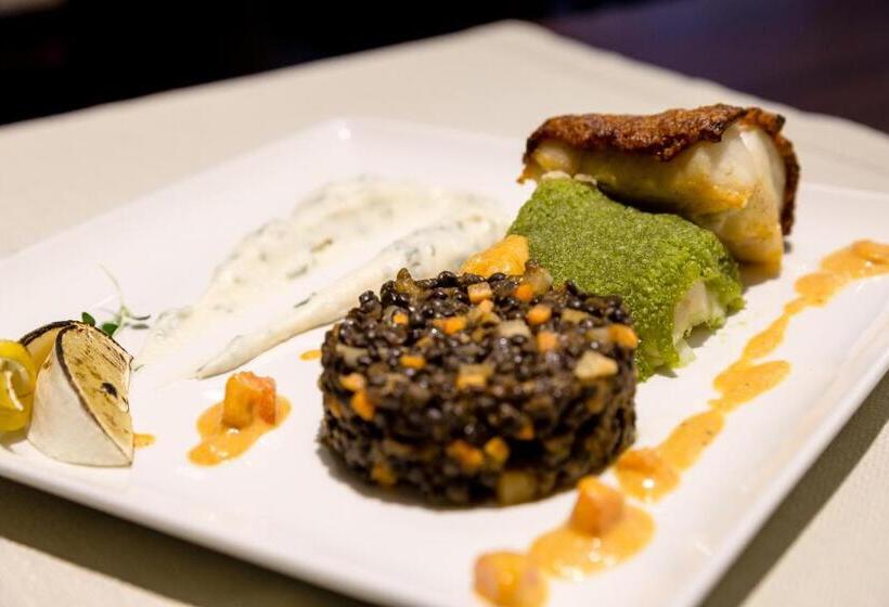 בית מלון כפרי Desilva Premium Opole