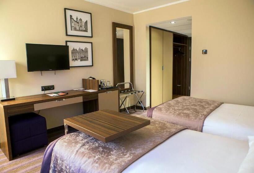 בית מלון כפרי Desilva Premium Opole