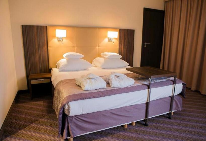 בית מלון כפרי Desilva Premium Opole