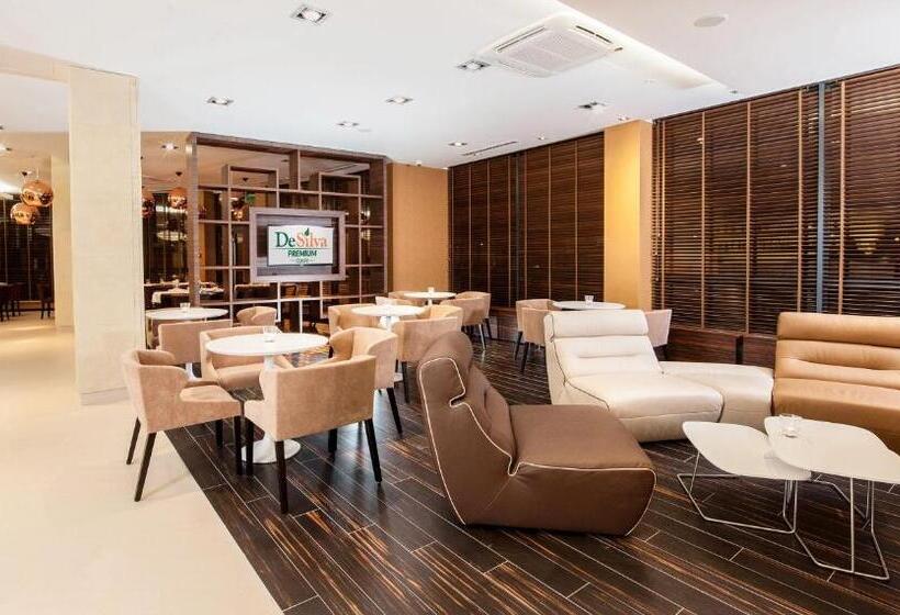 בית מלון כפרי Desilva Premium Opole