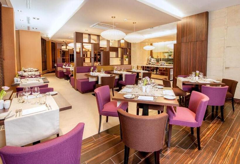 בית מלון כפרי Desilva Premium Opole