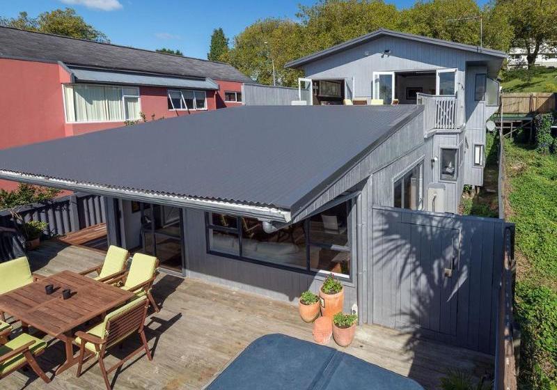 Отель Diana's Place Lake Road Lodge