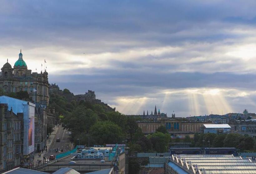 בית מלון כפרי Duthus Lodge Guest House