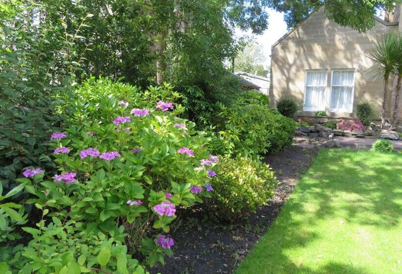 בית מלון כפרי Duthus Lodge Guest House