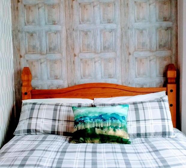 هتل East Midlands Guesthouse