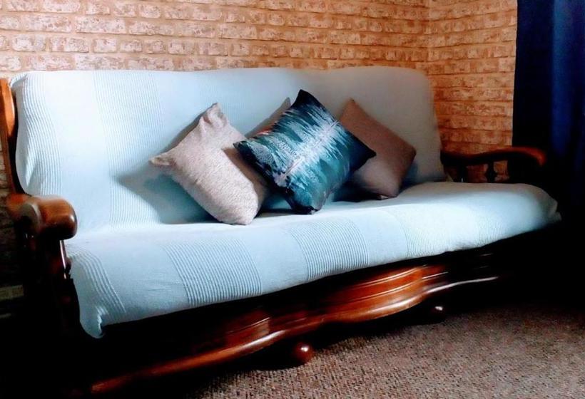 هتل East Midlands Guesthouse