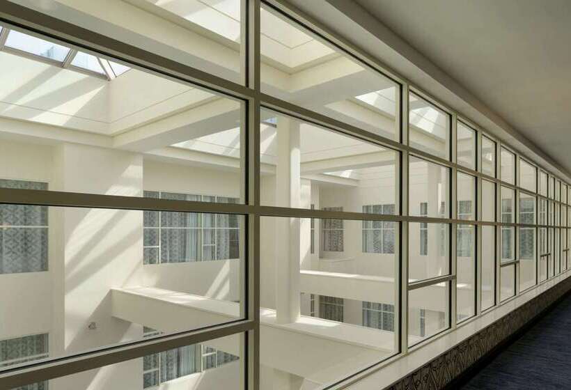 هتل Embassy Suites Louisville Downtown