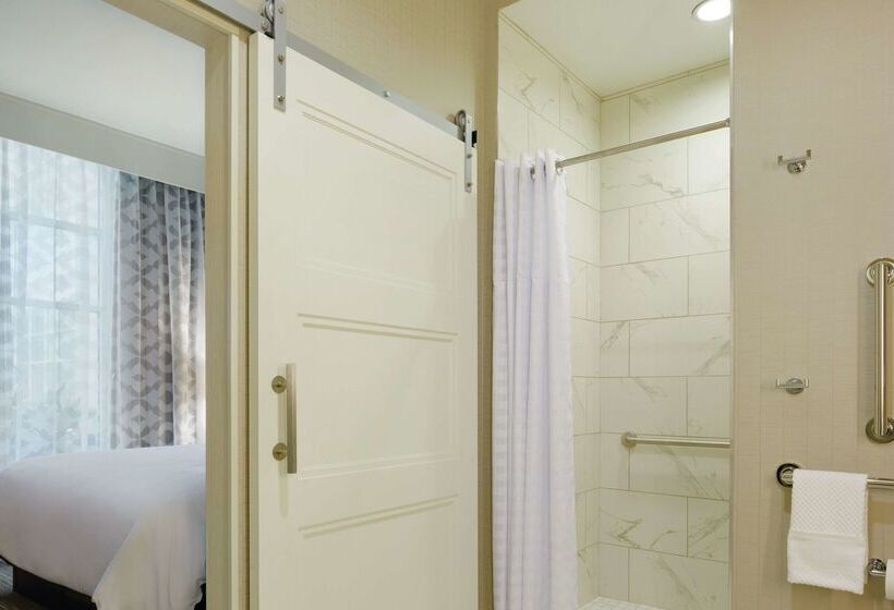 هتل Embassy Suites Louisville Downtown