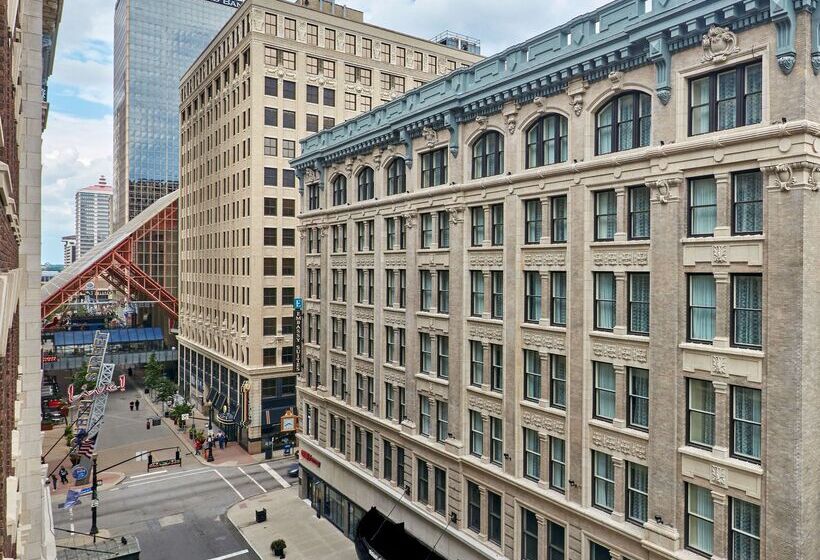 هتل Embassy Suites Louisville Downtown