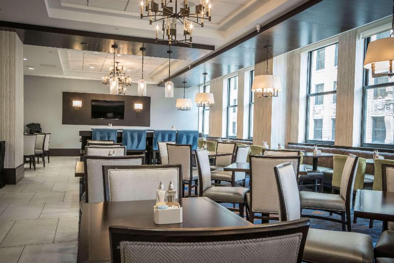 هتل Embassy Suites Louisville Downtown