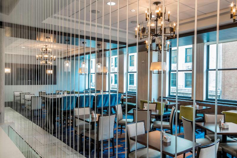 هتل Embassy Suites Louisville Downtown