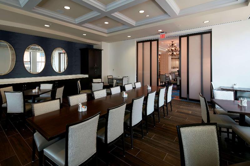 هتل Embassy Suites Louisville Downtown