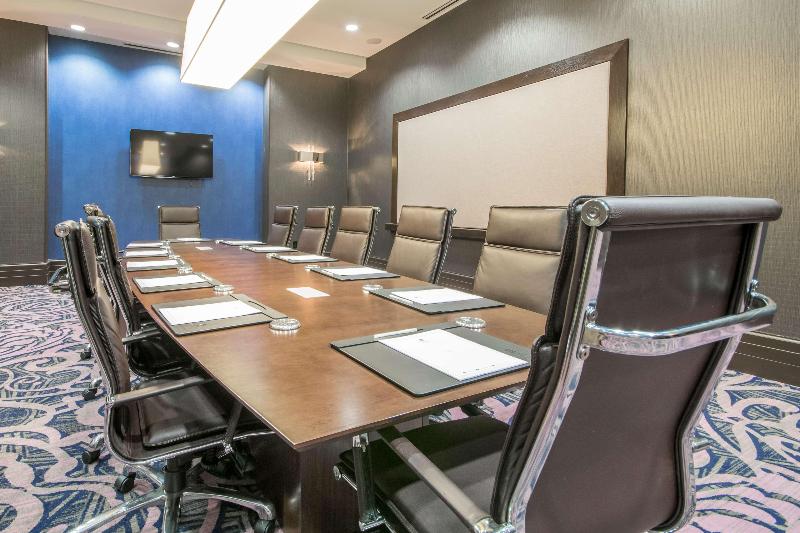 هتل Embassy Suites Louisville Downtown