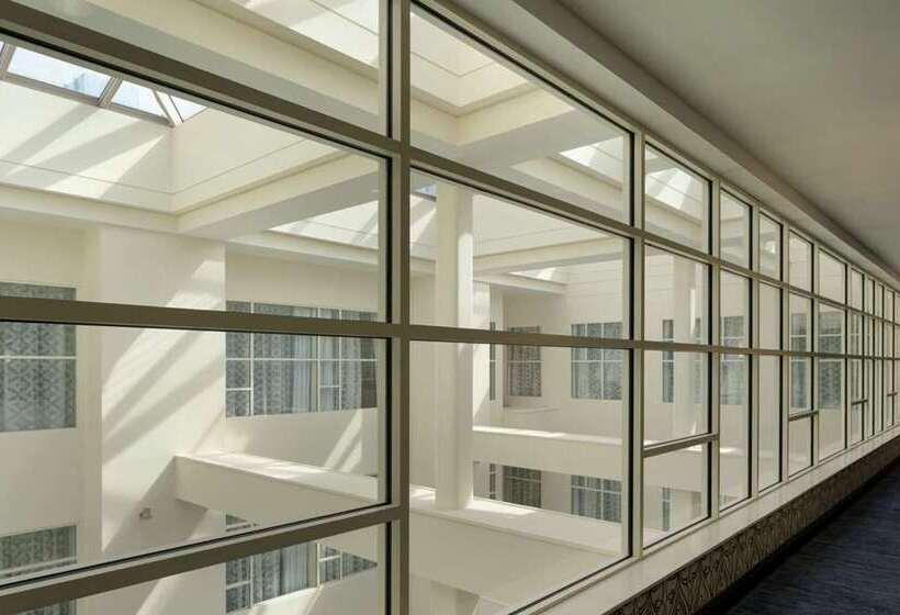 هتل Embassy Suites Louisville Downtown