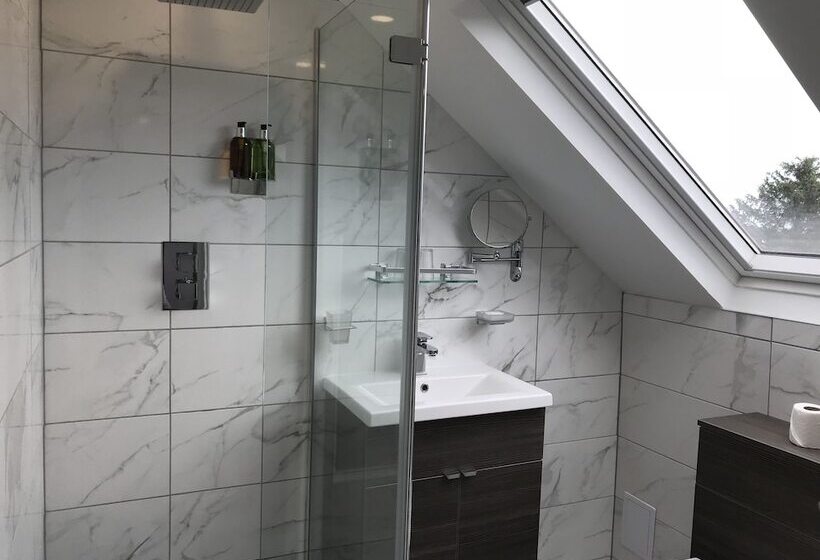 ホテル Farnley Tower Guesthouse