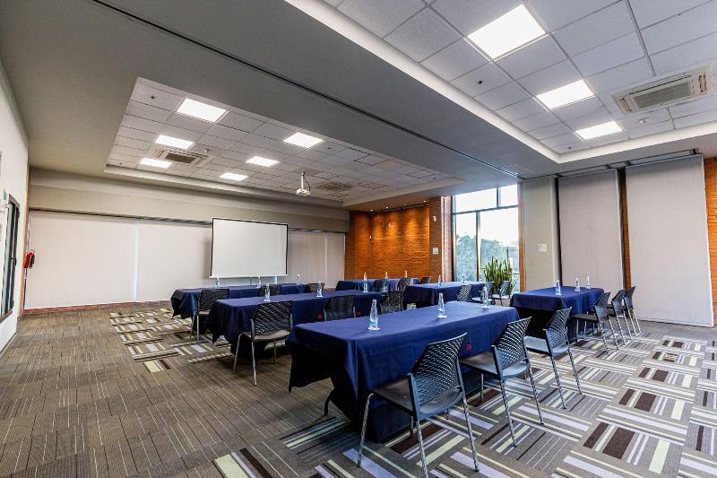 فندق Guadalajara Country Club By Hnf