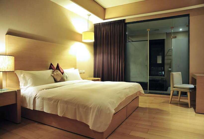 هتل Crownshine Resort