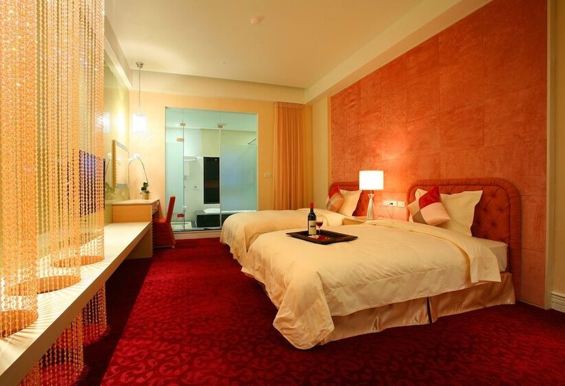 هتل Crownshine Resort