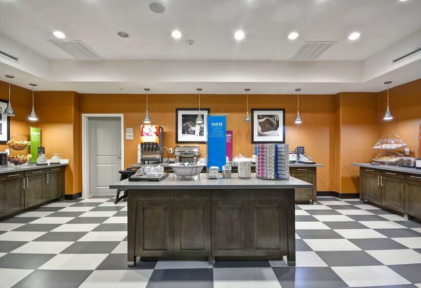 호텔 Hampton Inn Kenedy