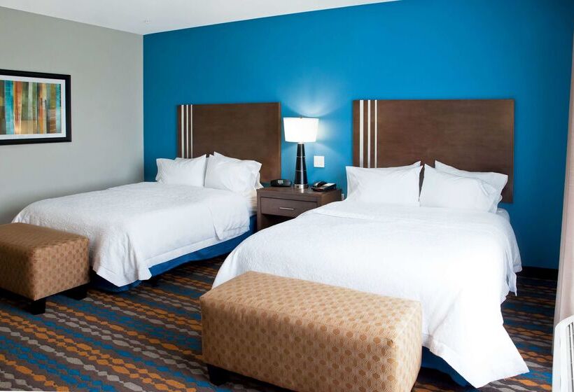 호텔 Hampton Inn Kenedy