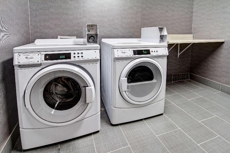 Отель Hampton Inn & Suites Ada