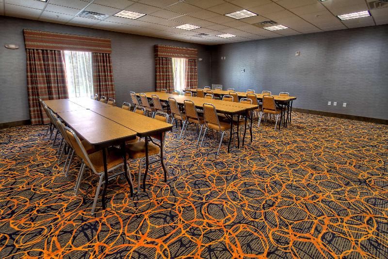 Отель Hampton Inn & Suites Ada