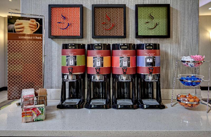 Отель Hampton Inn & Suites Ada