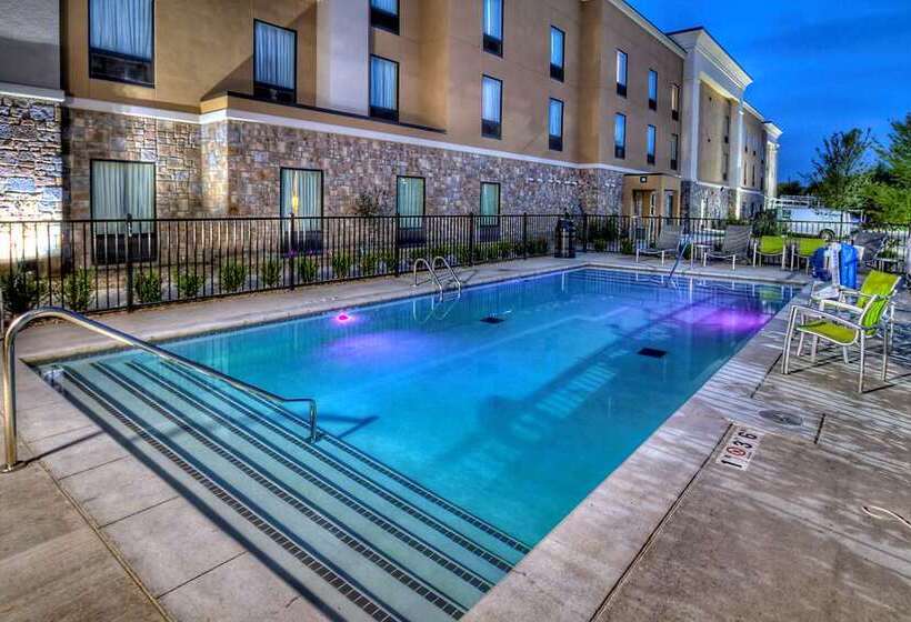 Отель Hampton Inn & Suites Ada