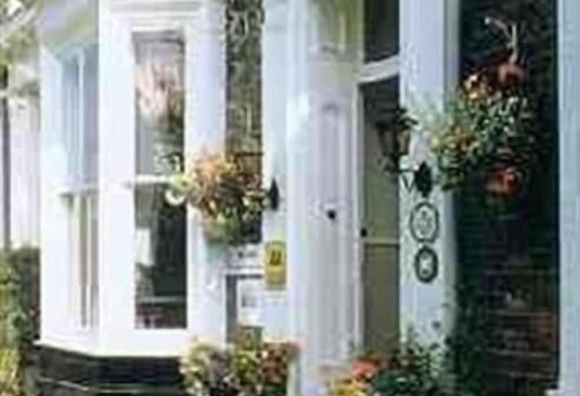 בית מלון כפרי Holmwood House Guest Accommodation