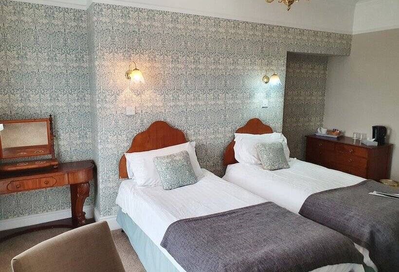 בית מלון כפרי Holmwood House Guest Accommodation