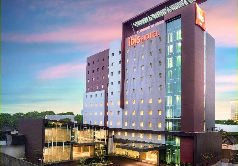 ホテル Ibis Makassar City Center