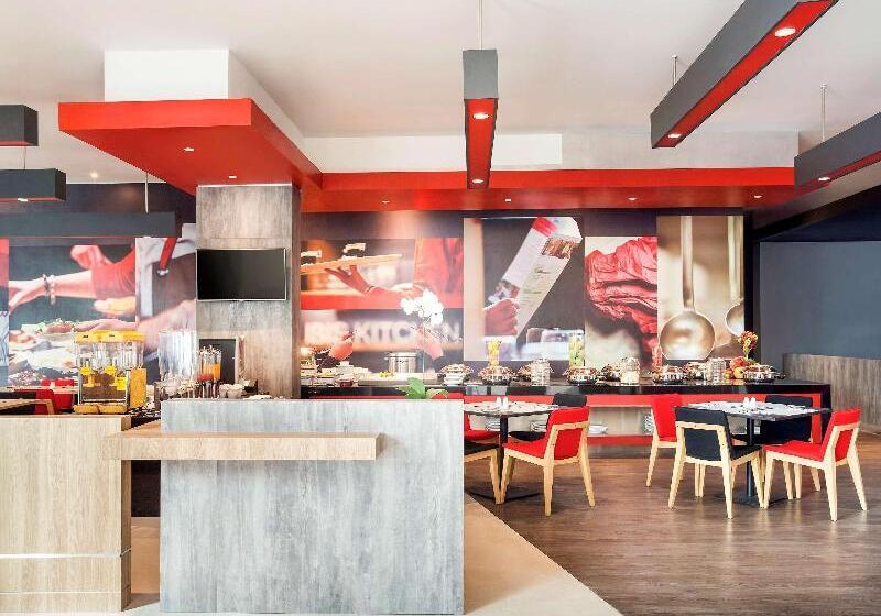 ホテル Ibis Makassar City Center