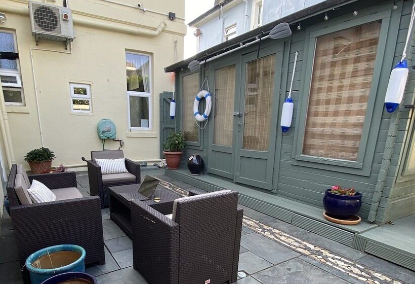 هتل Kingston House