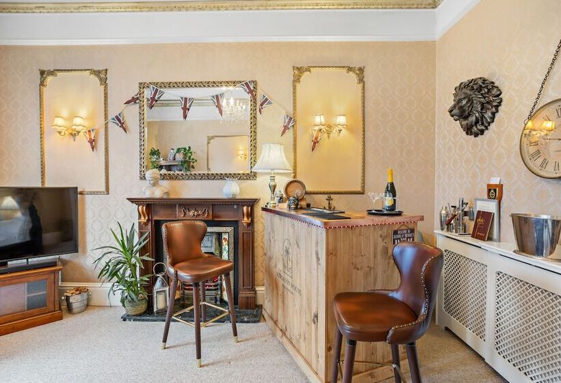 هتل Kingston House