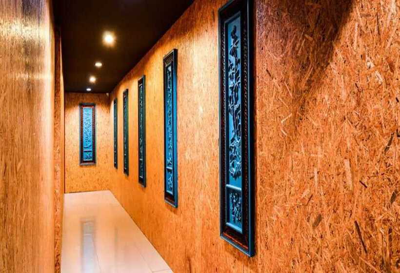 בית מלון כפרי Lap Roi Karon Beachfront